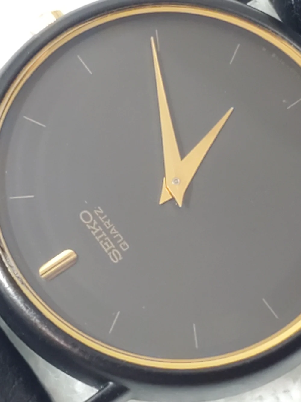 Vintage Seiko Women's Quartz Watch Black Dial Gold Tone Leather Band One Jewel